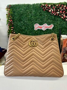Gucci Beige Chevron Quilted Shoulder Bag with Gold GG- LIKE NEW WITH TAGS